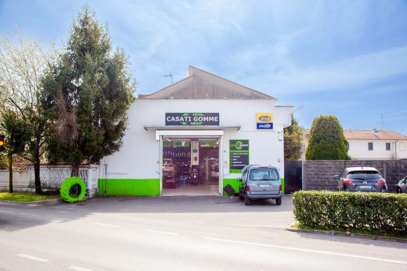 Se cerchi un gommista a Rescaldina, cambio gomme vicino a Legnano
Casati Gomme è la soluzione ideale.